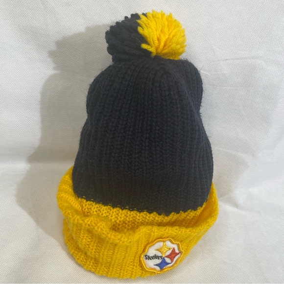 NFL Pittsburgh Steelers Beanie Embroidered Sewn On Patch Logo Hat Cap Pom Poof - Picture 2 of 9